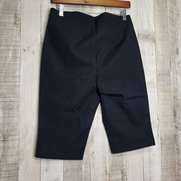 Old Navy Polished Pixie Black Capris Pants. Size 10 Petite - Picture 5 of 10